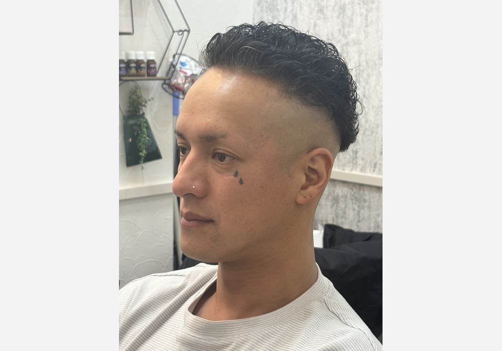 男性