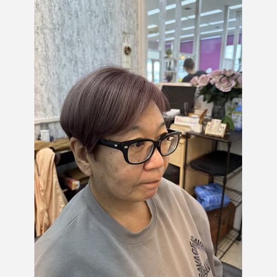女性